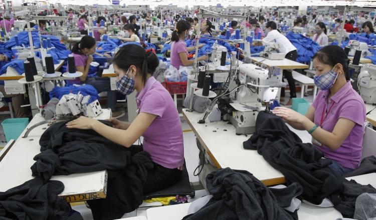 Las exigencias de las marcas de ropa propician prácticas abusivas en las  fábricas | ComunicarSe