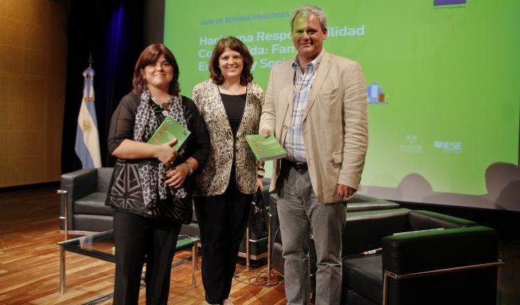 María Elena Ordóñez y Revuelta, Coordinadora de CONFyE; Patricia Debeljuh, Directora de CONFyE, y Rodolfo Q. Rivarola, Decano del IAE Business School