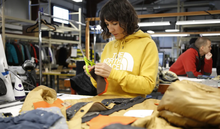 The North Face envía a sus diseñadores a estudiar la “circularidad” prendas para eliminar residuos | ComunicarSe