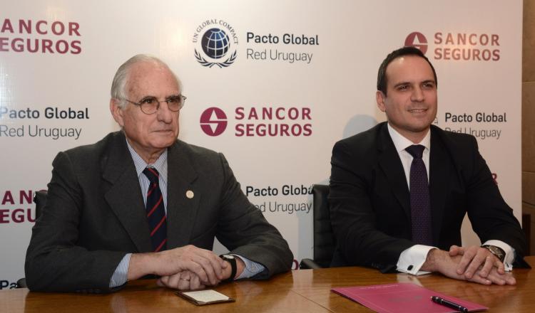 Autoridades de Sancor Seguros Uruguay durante la firma de adhesión al Pacto Global